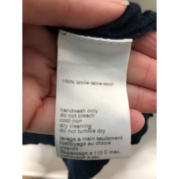 Akris Punto Wool Cardigan Sweater Womens Size 10 Pockets Snap Closure *Holes* - Picture 8 of 16